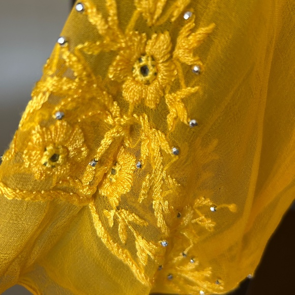 swimsuit coverup, size medium, made in Pakistan - Picture 3 of 3